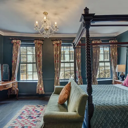 Guy Fawkes 여관 4*